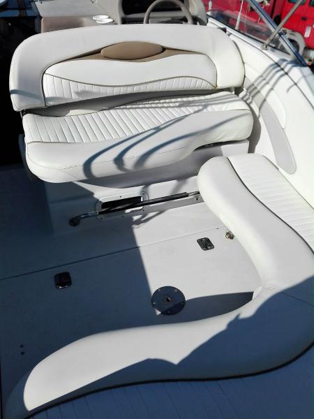 Jacht motorowy FOUR WINNS VISTA 238