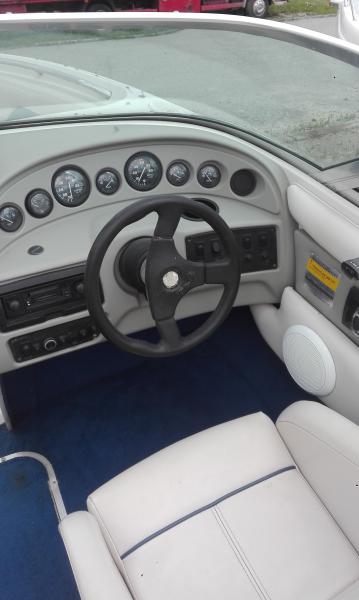 Łódź motorowa CHAPARRAL 1830 SS