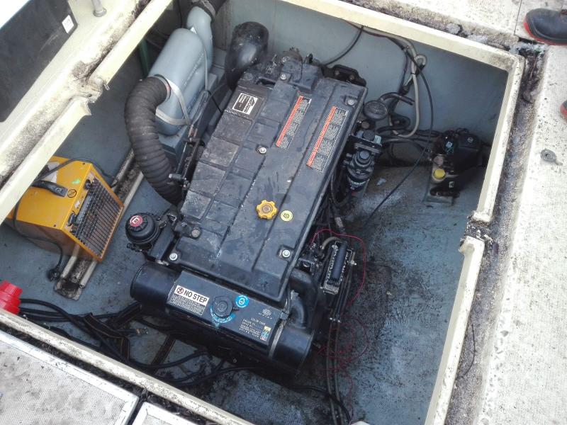 Jacht motorowy DELTA CHIMIE 800