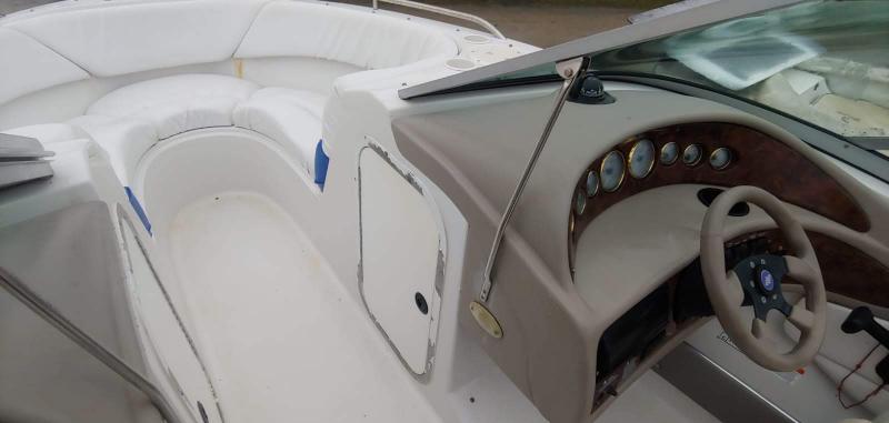 Łódź motorowa BOWRIDER FOUR WINNS 220 HORIZON 