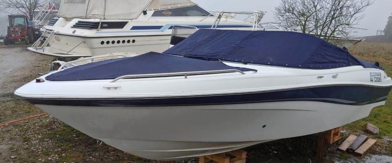 Łódź motorowa BOWRIDER FOUR WINNS 220 HORIZON 