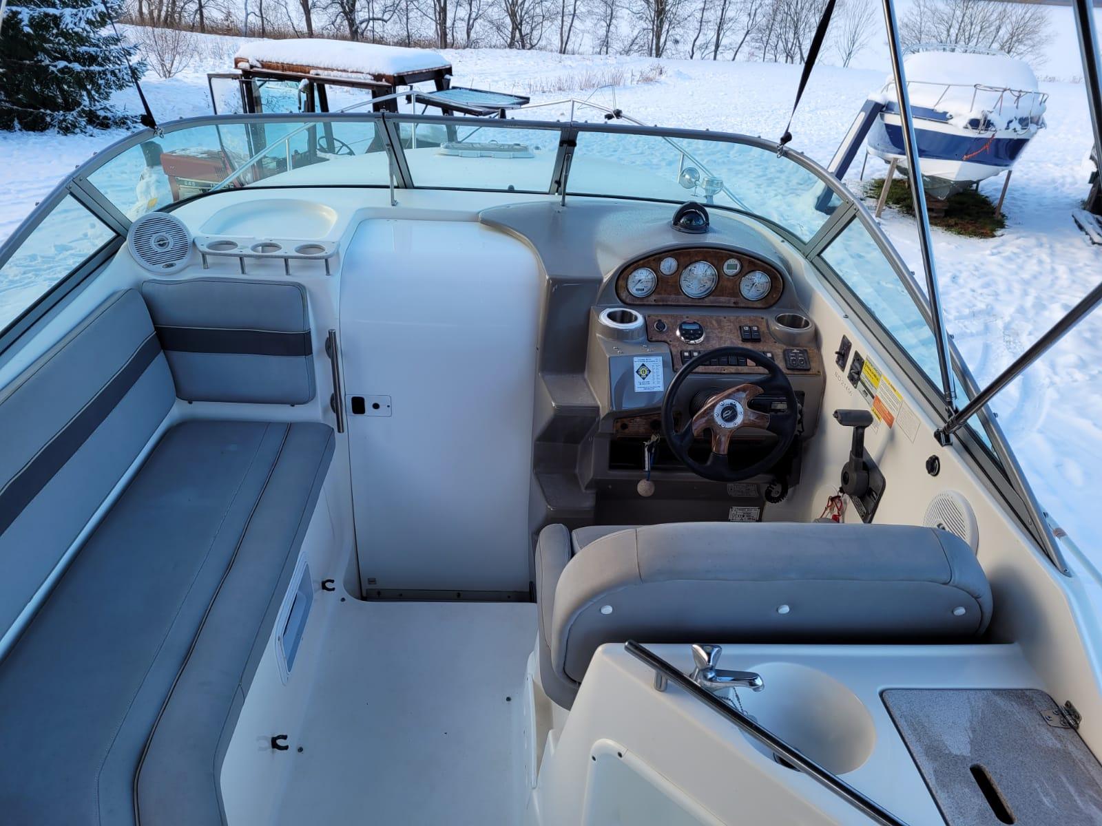 Łódź RINKER FIESTA VEE 250