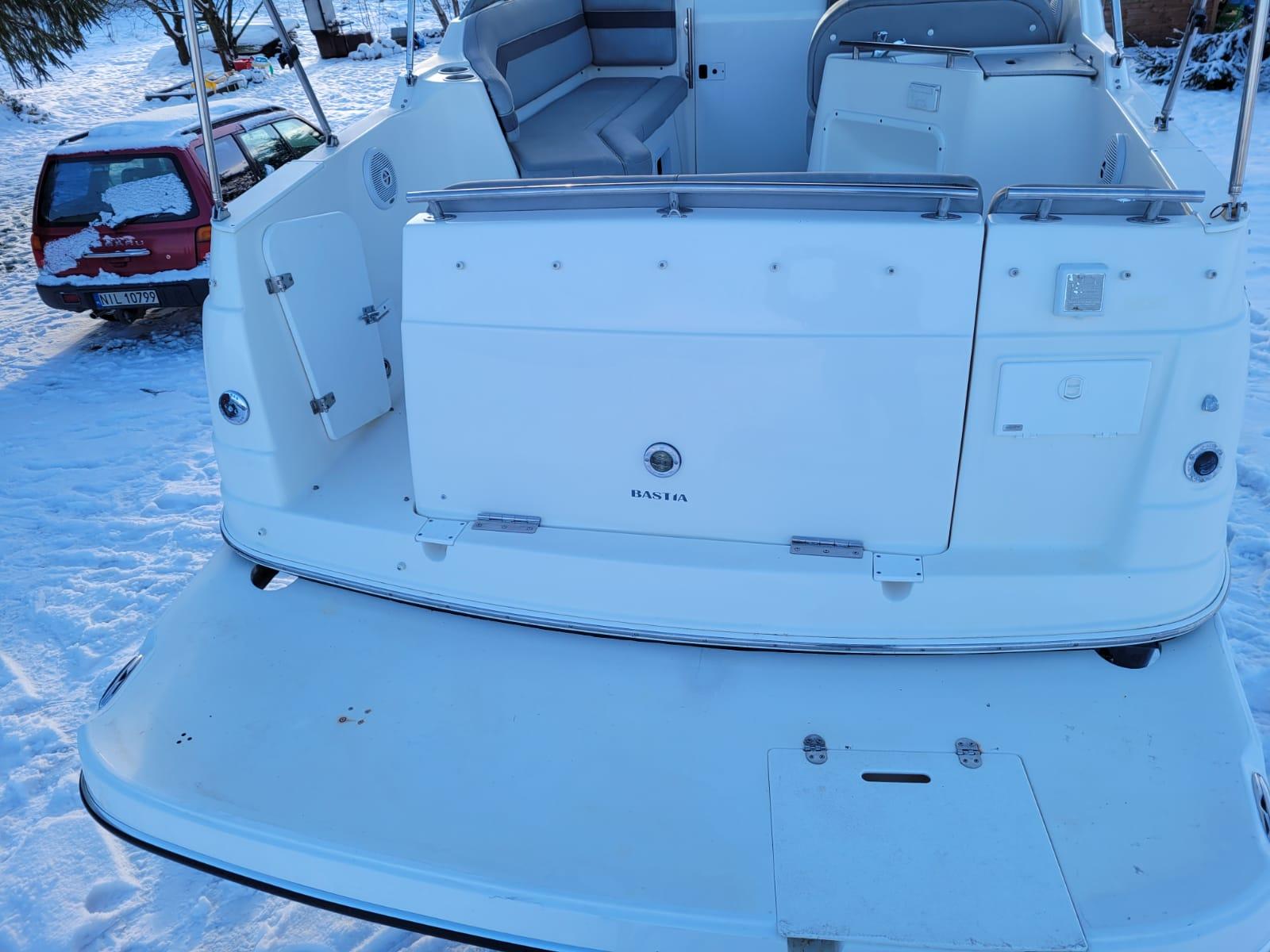 Łódź RINKER FIESTA VEE 250