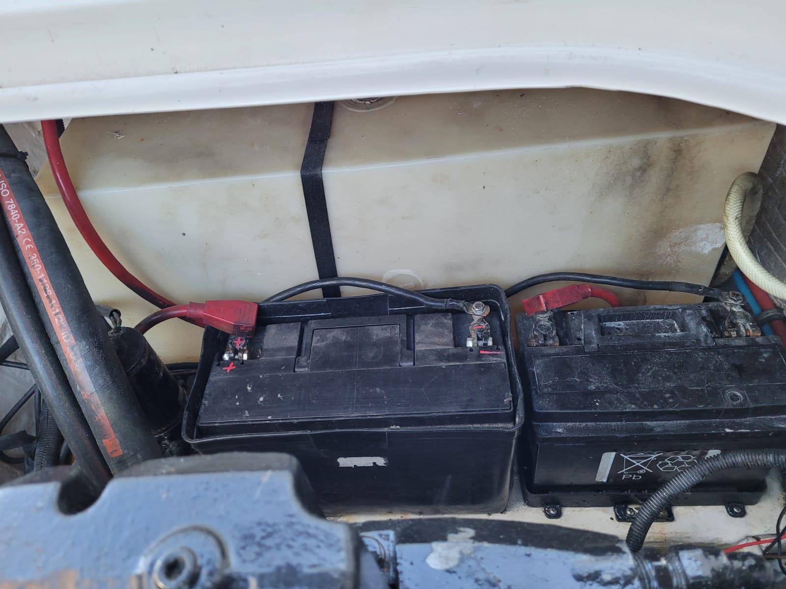 Łódź RINKER FIESTA VEE 250
