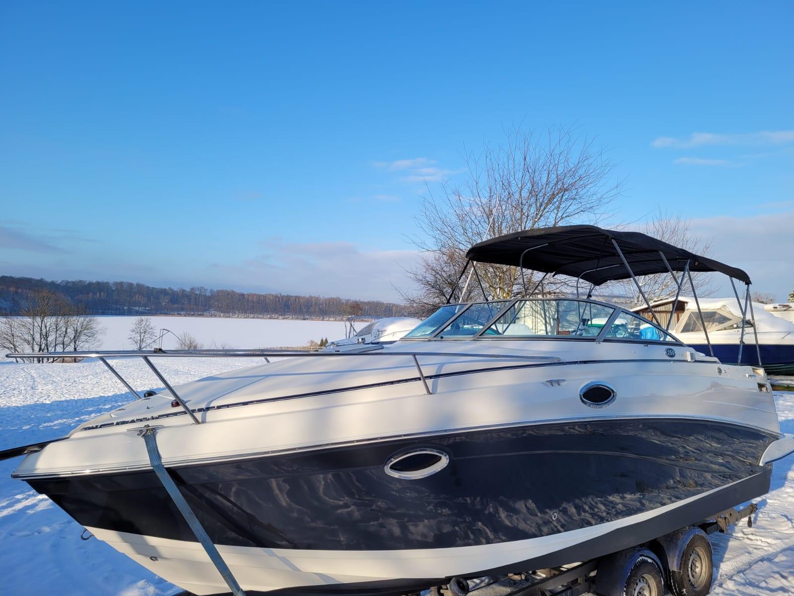 Łódź RINKER FIESTA VEE 250