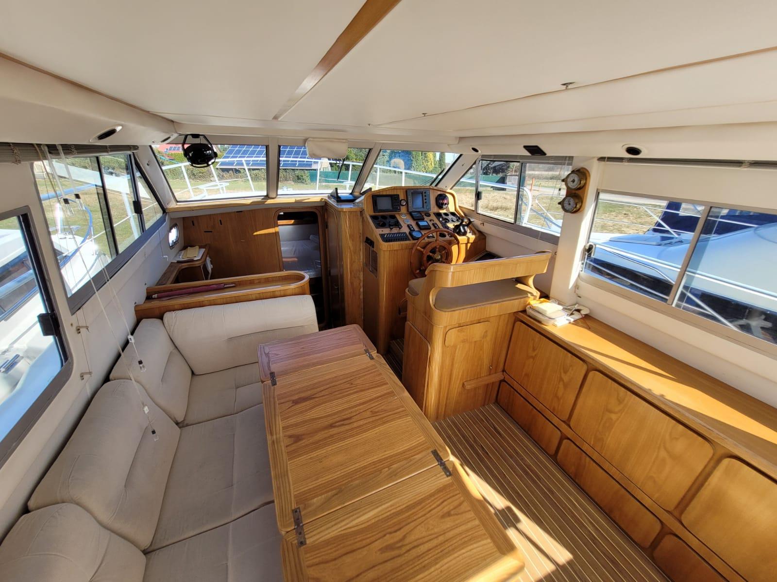 Jacht motorowy ACM 1055