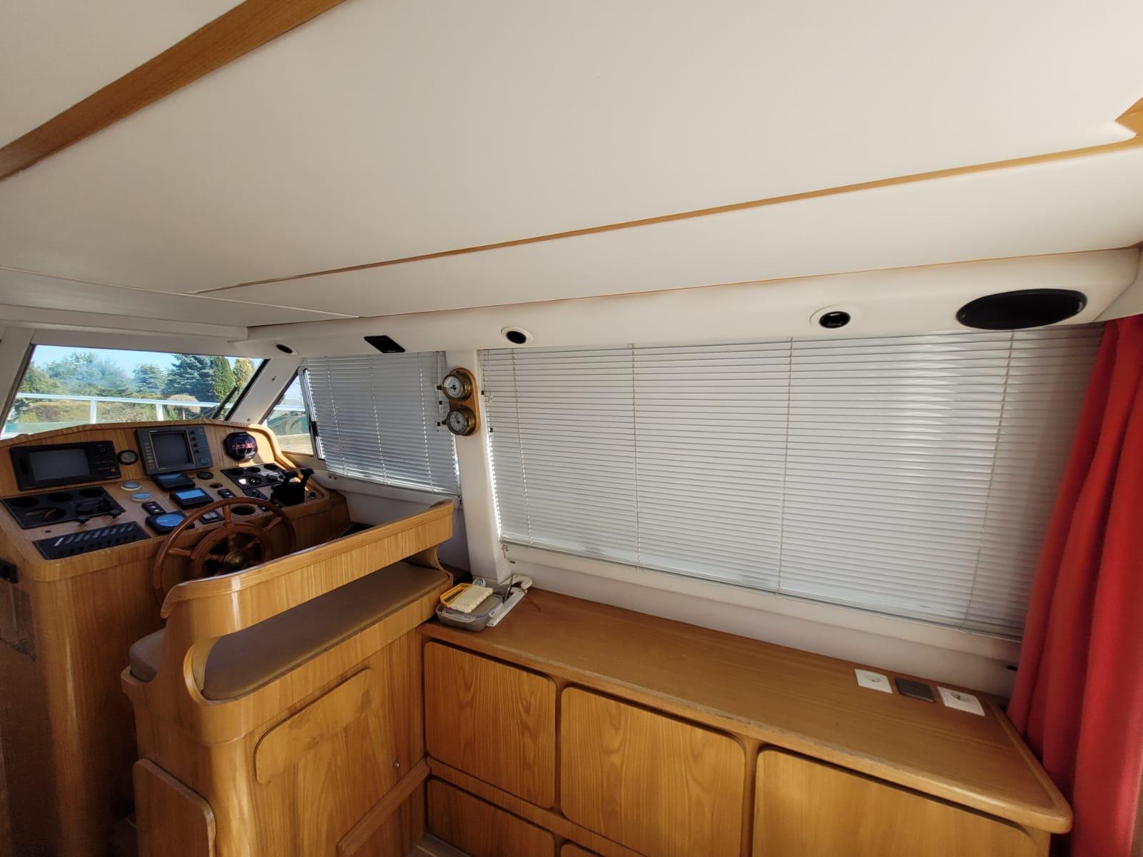 Jacht motorowy ACM 1055