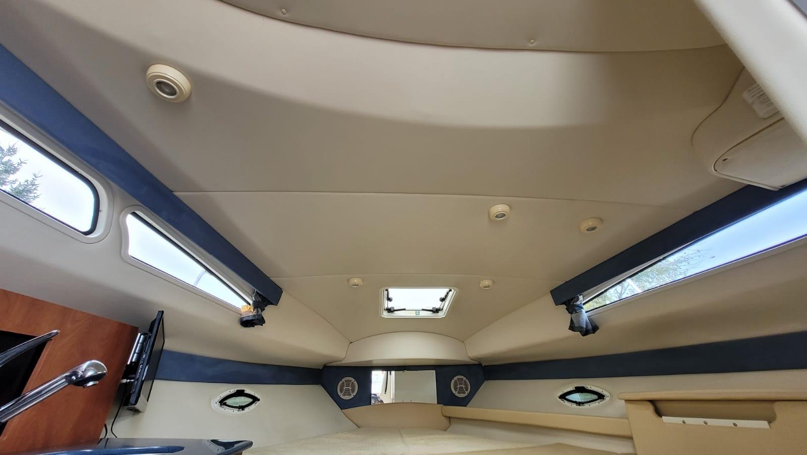 Jacht motorowy BAYLINER 275