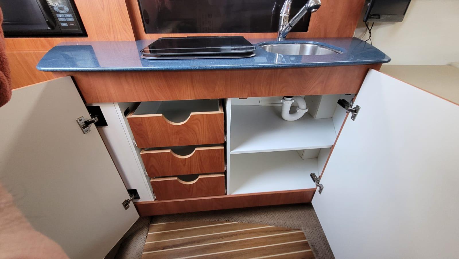 Jacht motorowy BAYLINER 275