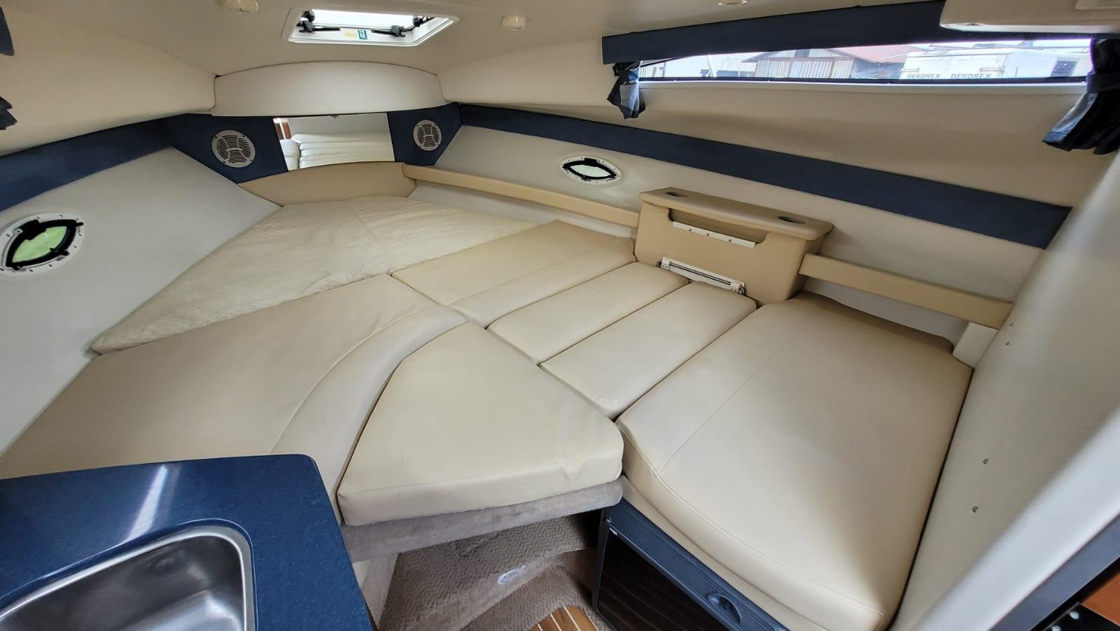 Jacht motorowy BAYLINER 275
