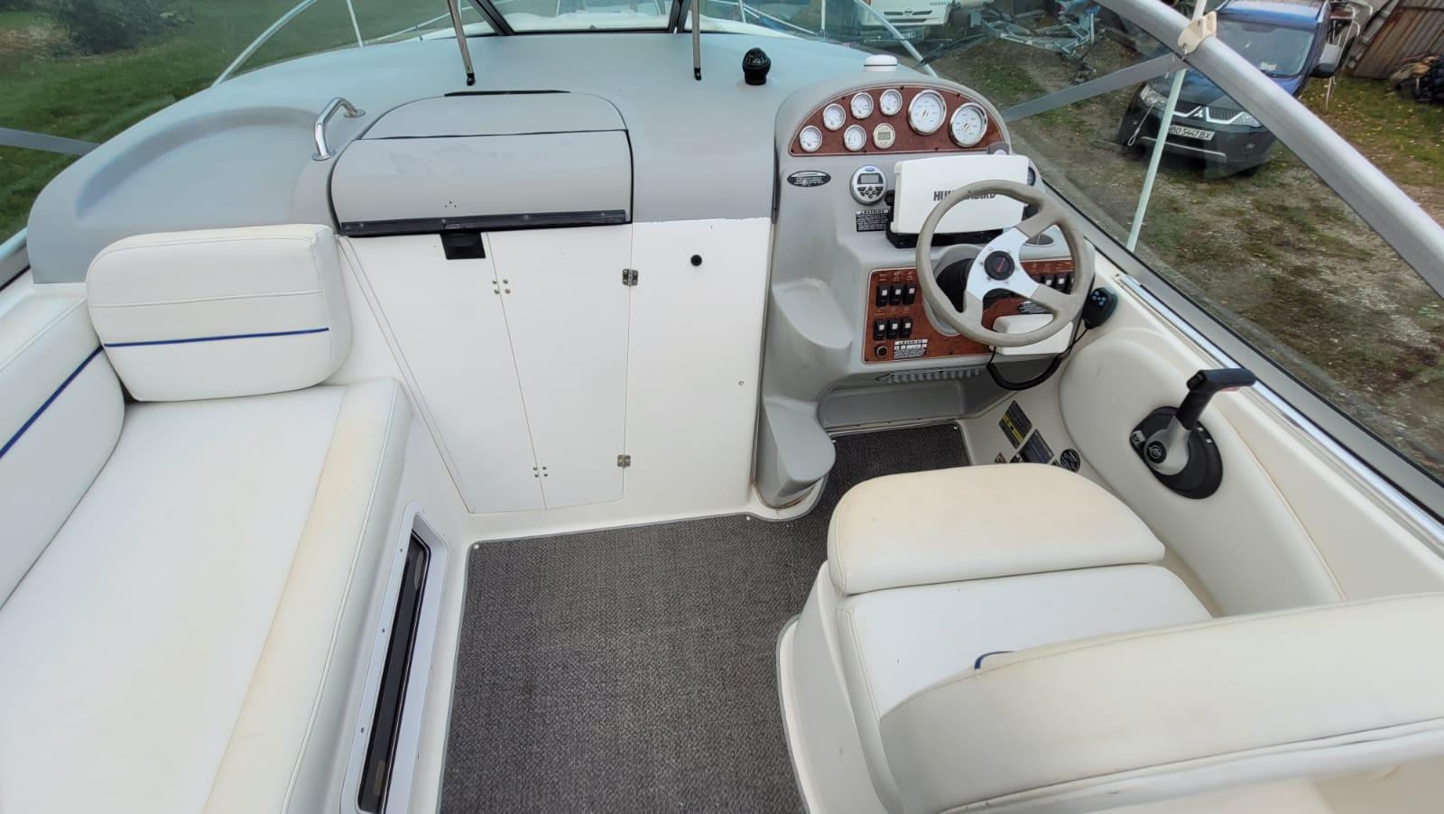 Jacht motorowy BAYLINER 275