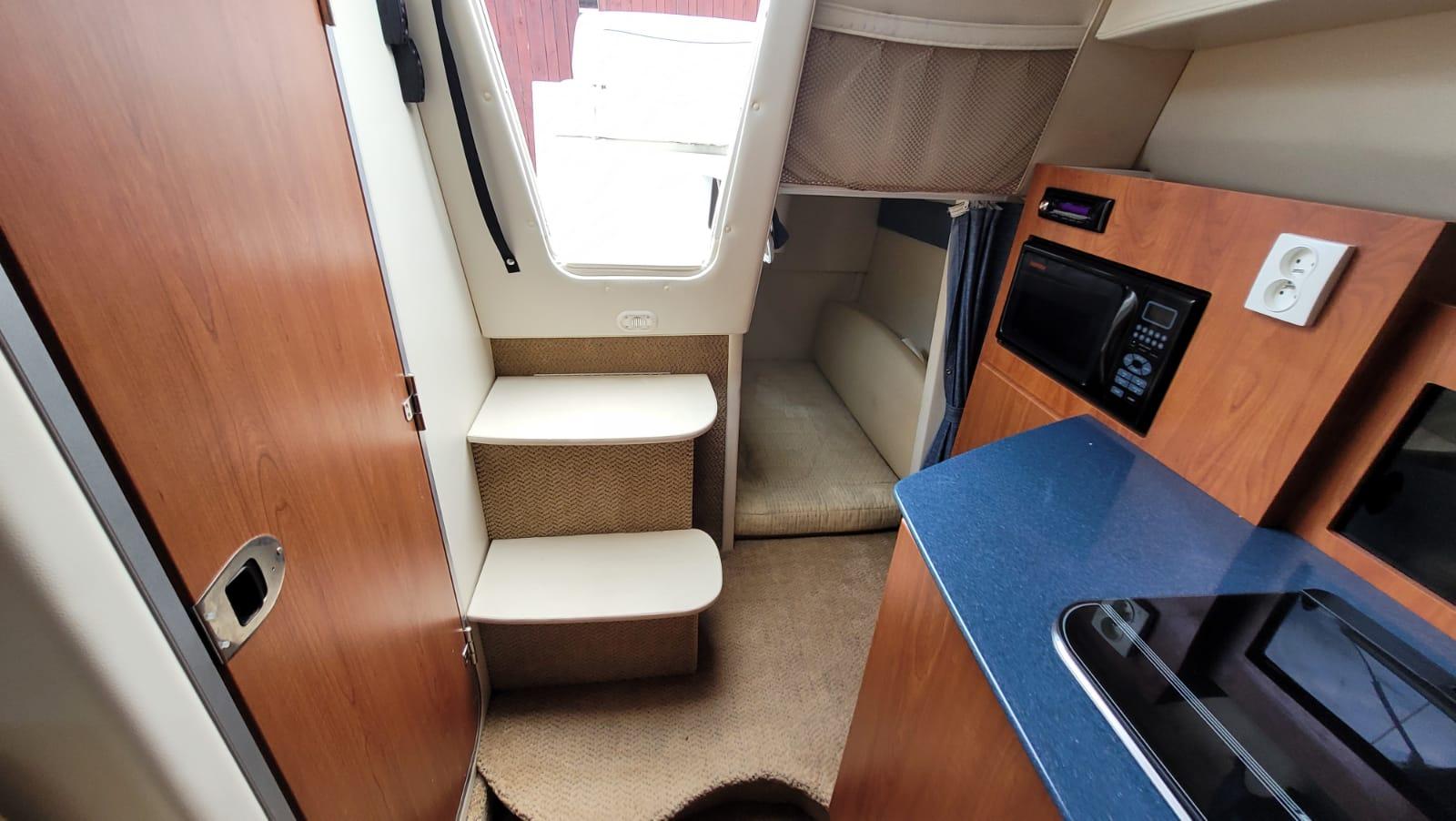 Jacht motorowy BAYLINER 275
