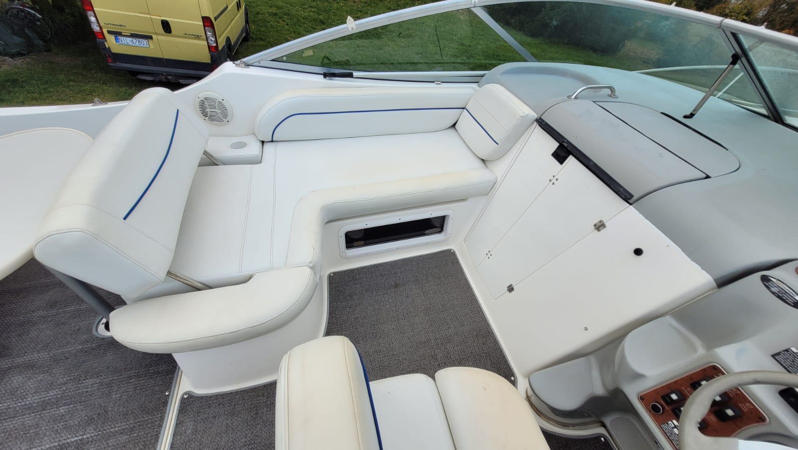 Jacht motorowy BAYLINER 275