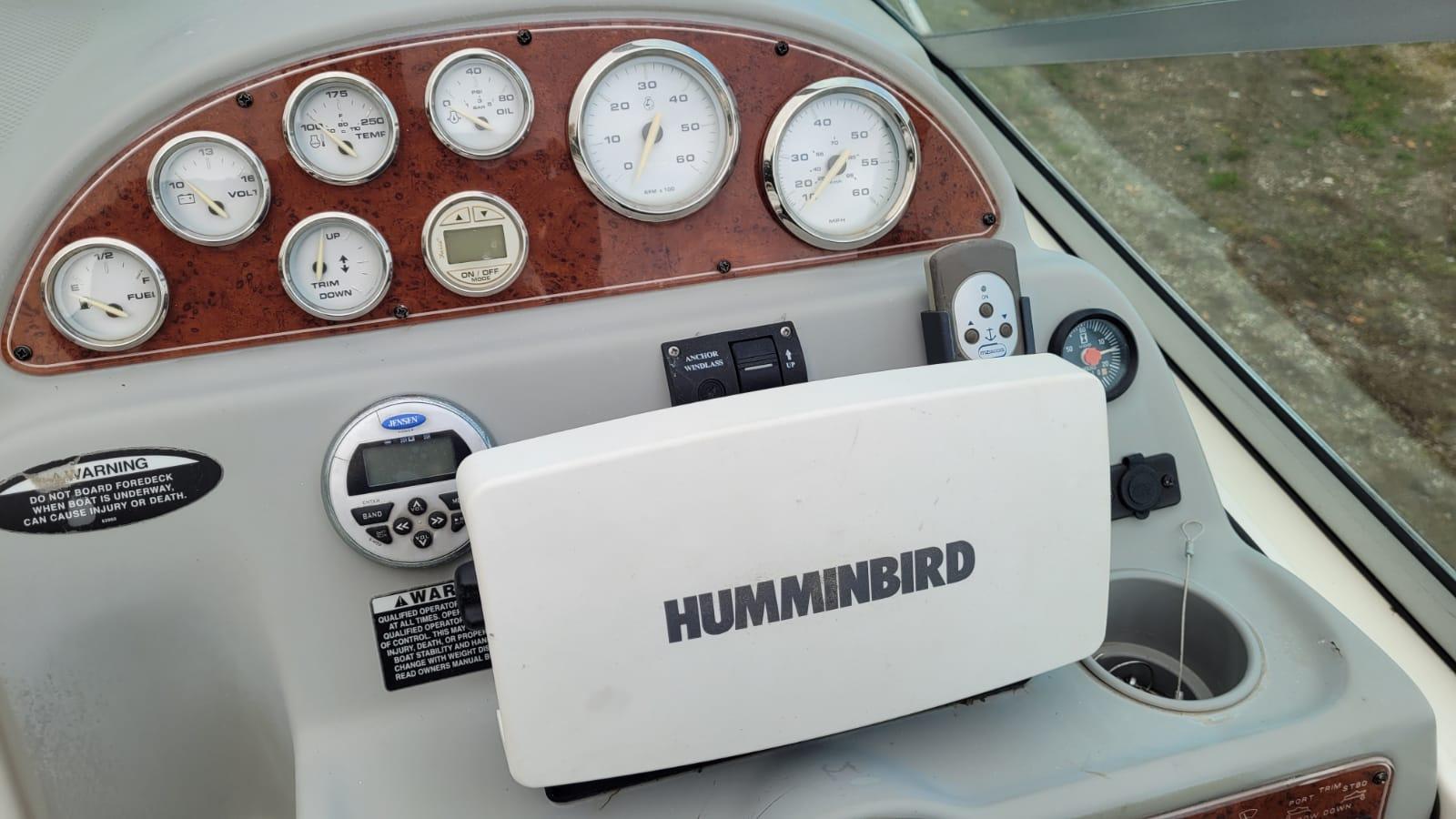 Jacht motorowy BAYLINER 275