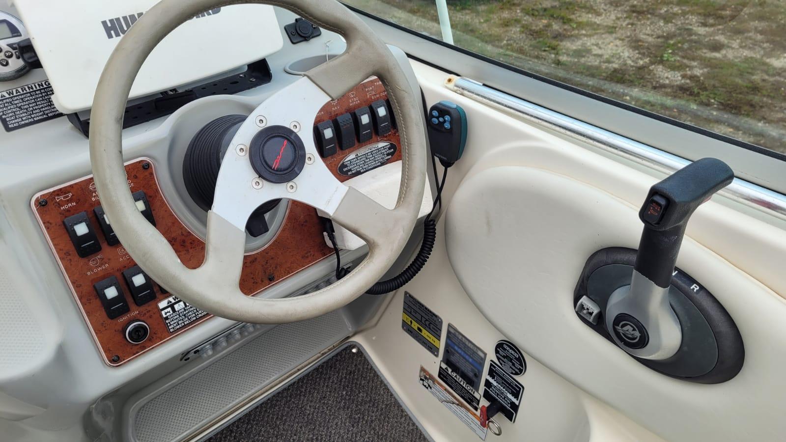 Jacht motorowy BAYLINER 275