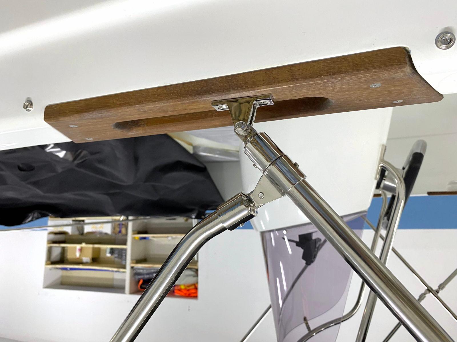 Łódź motorowa wędkarsko-rekreacyjna SUNDECK Mo'OWL 520