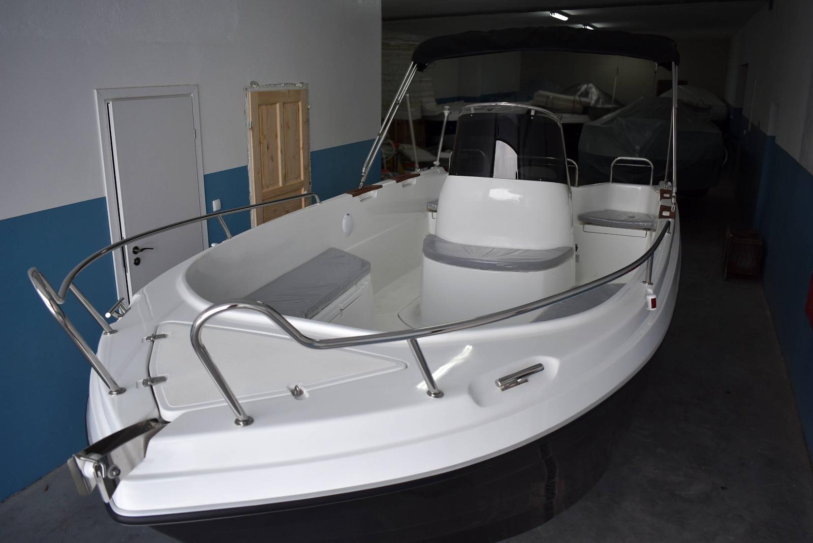 Łódź motorowa wędkarsko-rekreacyjna SUNDECK Mo'OWL 520