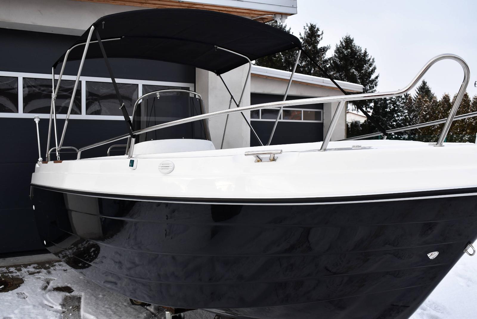Łódź motorowa wędkarsko-rekreacyjna SUNDECK Mo'OWL 520