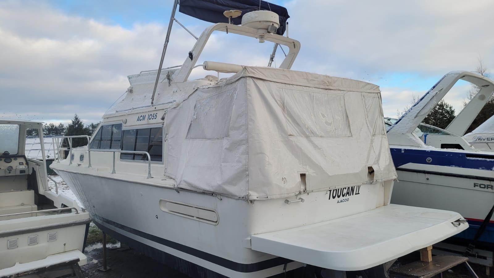 Jacht motorowy marki ACM 1055
