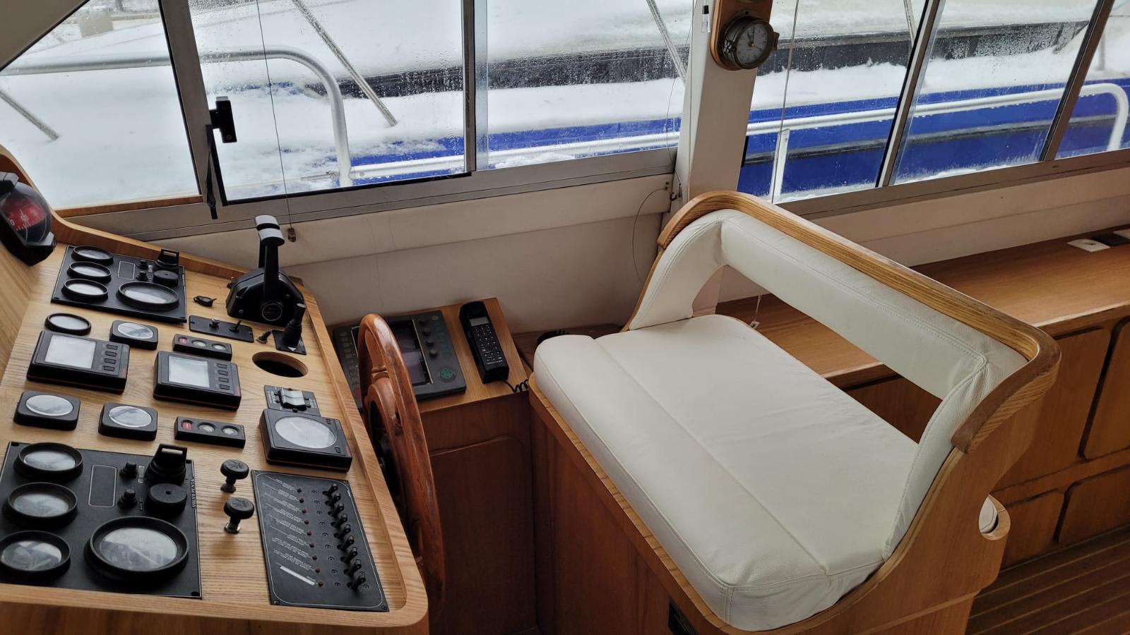 Jacht motorowy marki ACM 1055
