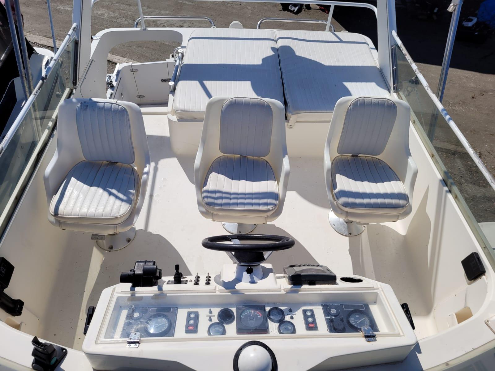 Jacht motorowy marki ACM 1055