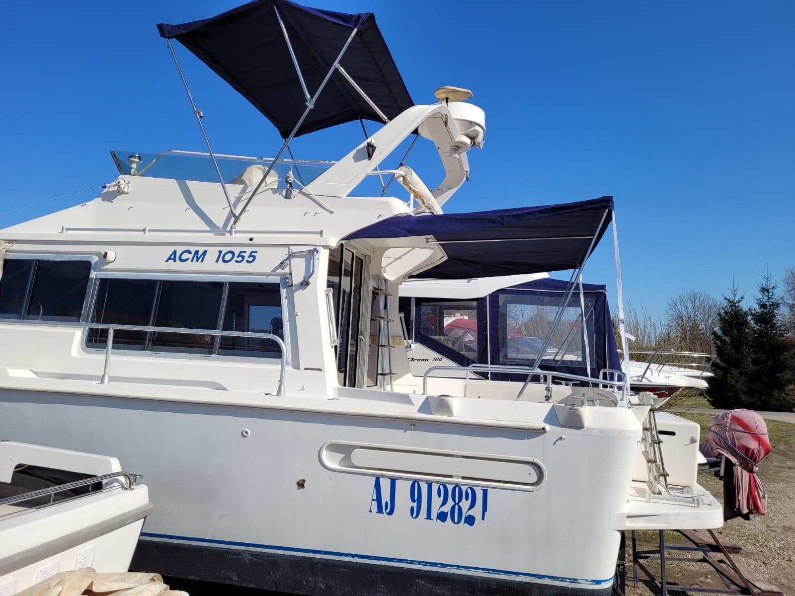 Jacht motorowy marki ACM 1055