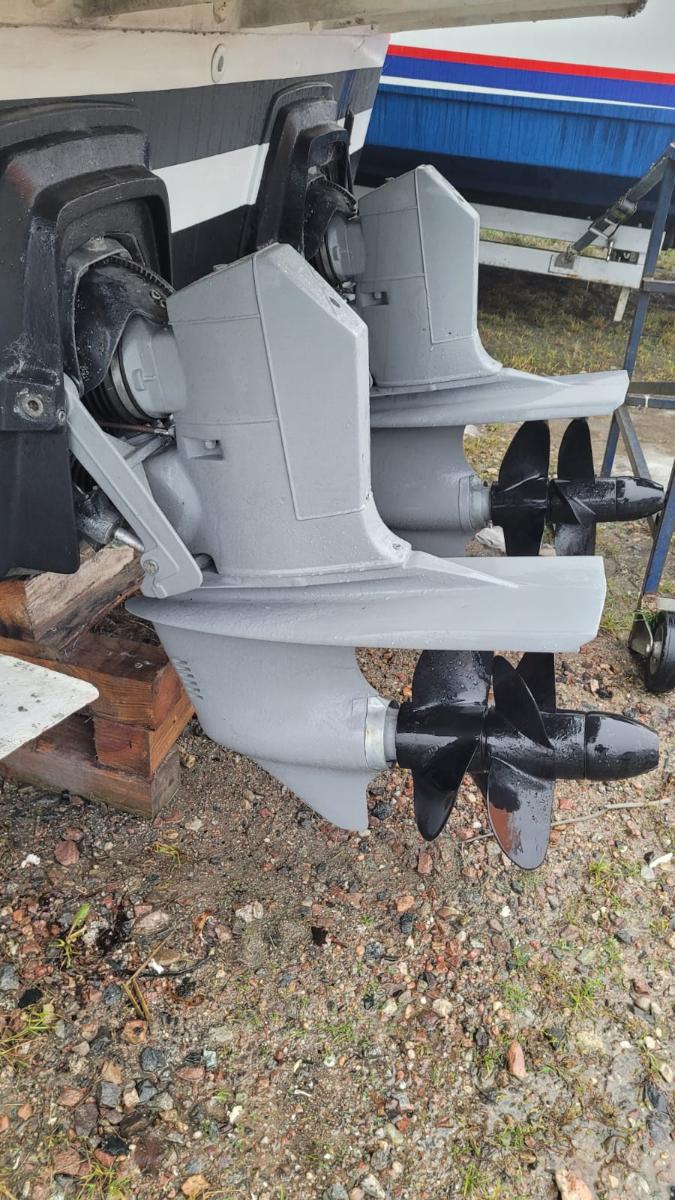 Jacht motorowy marki ACM 1055