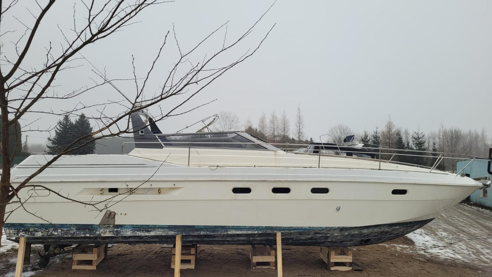 Jacht motorowy marki FIART 43