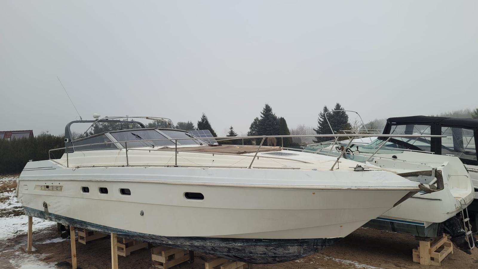 Jacht motorowy marki FIART 43