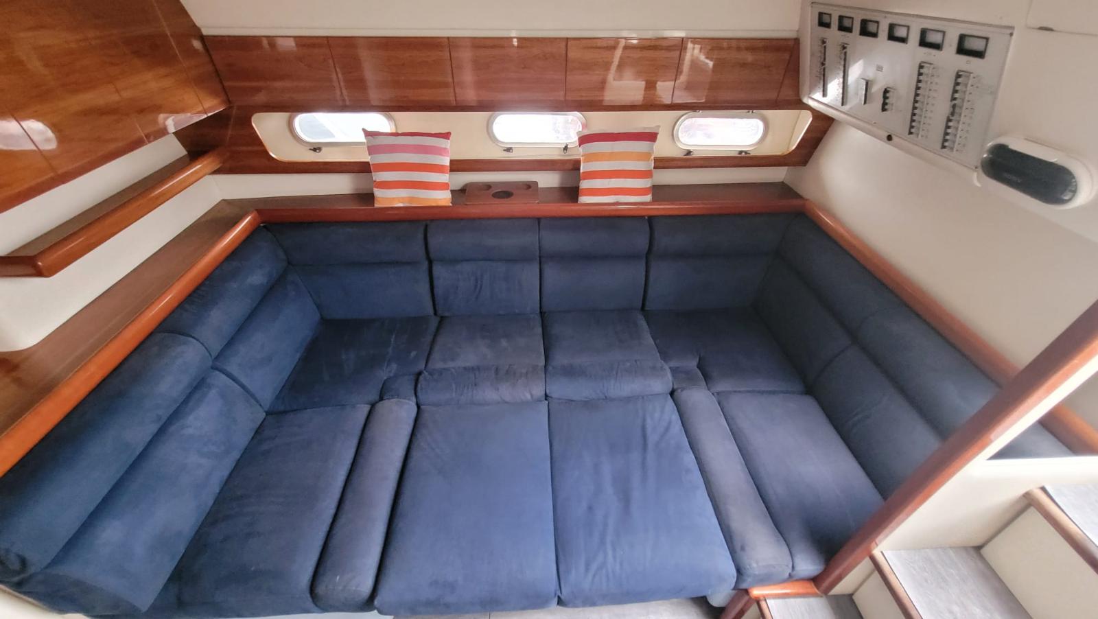 Jacht motorowy marki FIART 43