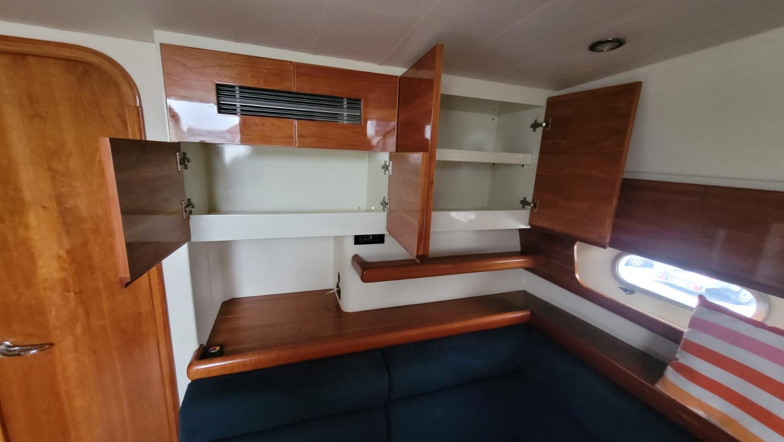 Jacht motorowy marki FIART 43