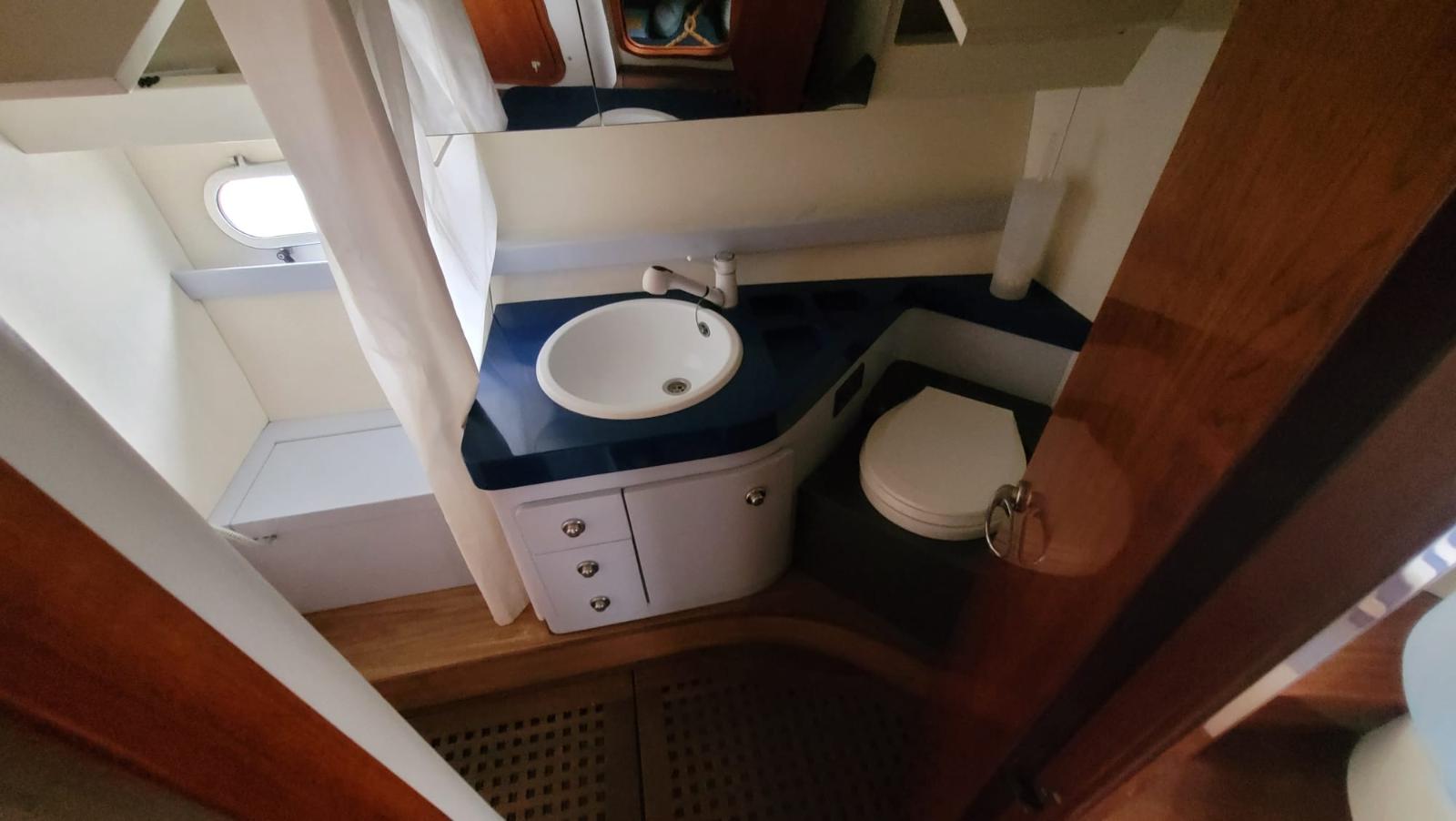 Jacht motorowy marki FIART 43