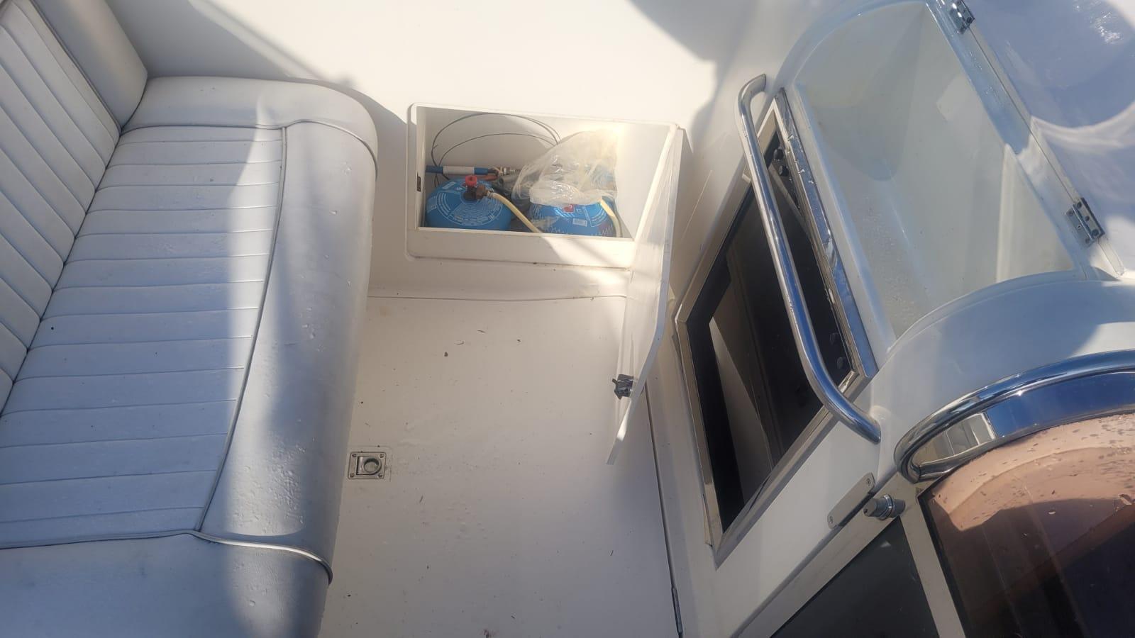 Jach motorowy marki Princess 366 RIVIERA 