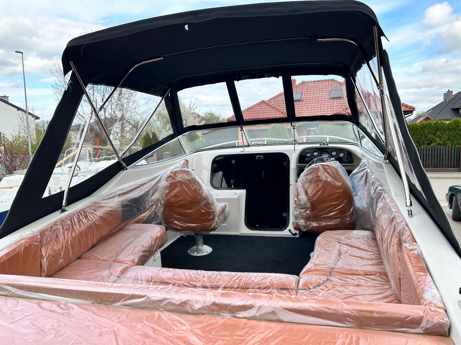 Four Winns 225 Soundower - Silnik VOLVO PENTA 200 V6 rok 2019