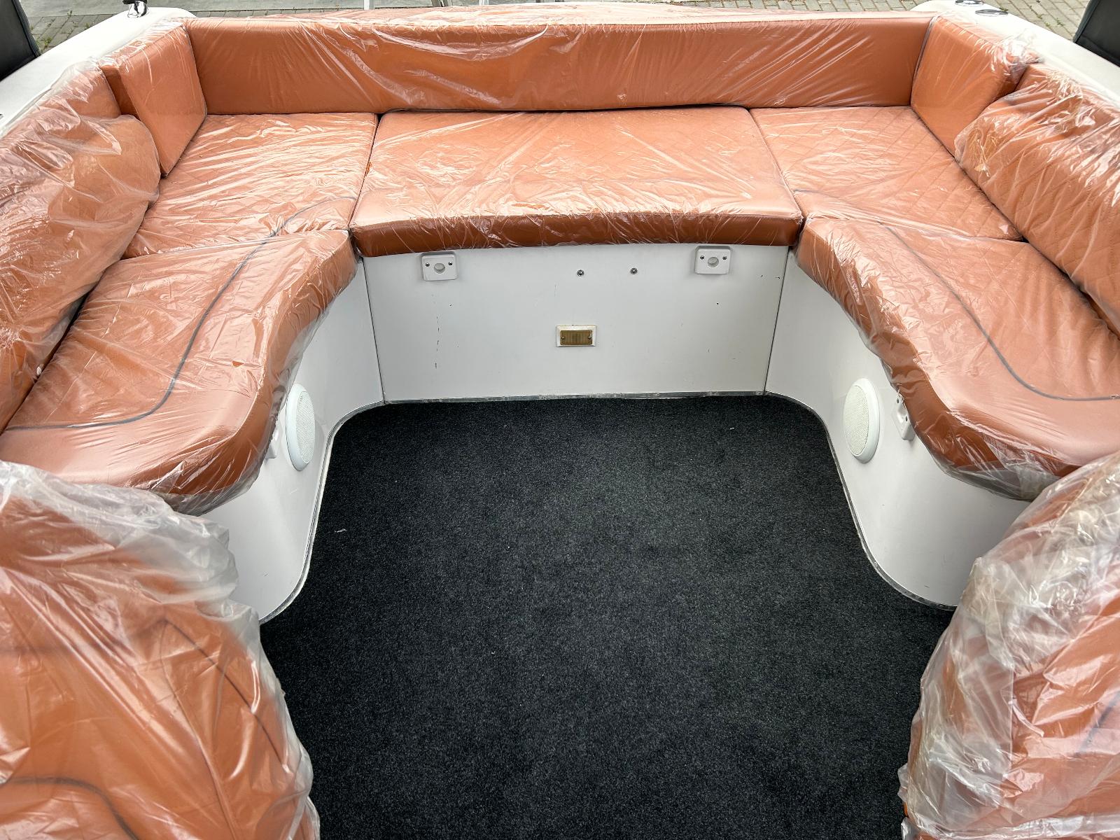 Four Winns 225 Soundower - Silnik VOLVO PENTA 200 V6 rok 2019