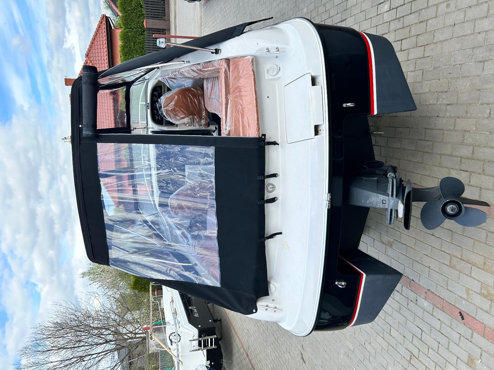 Four Winns 225 Soundower - Silnik VOLVO PENTA 200 V6 rok 2019