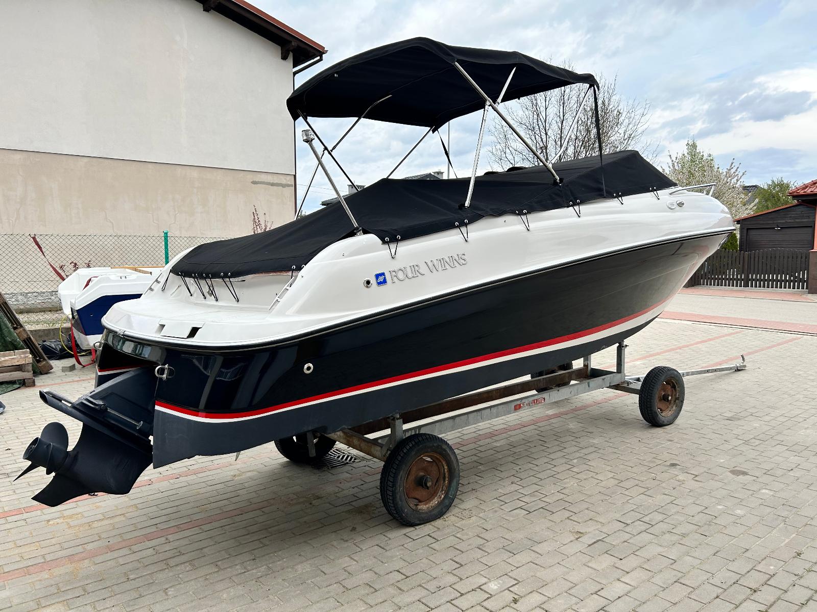 Four Winns 225 Soundower - Silnik VOLVO PENTA 200 V6 rok 2019