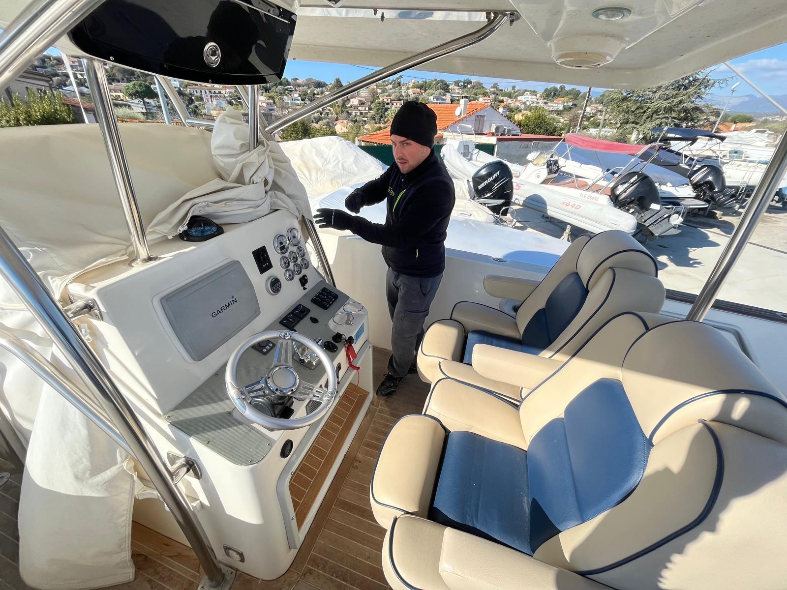 Novurania Chase 31 