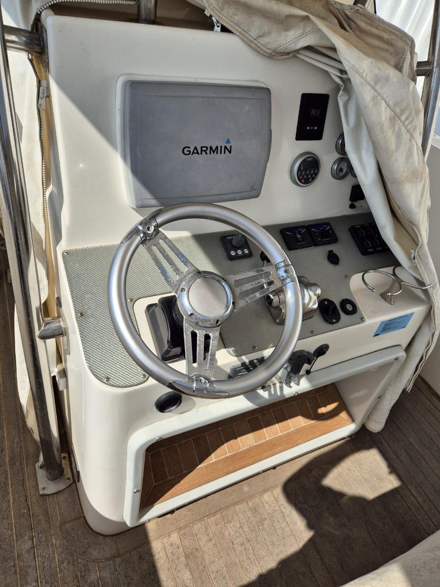 Novurania Chase 31 