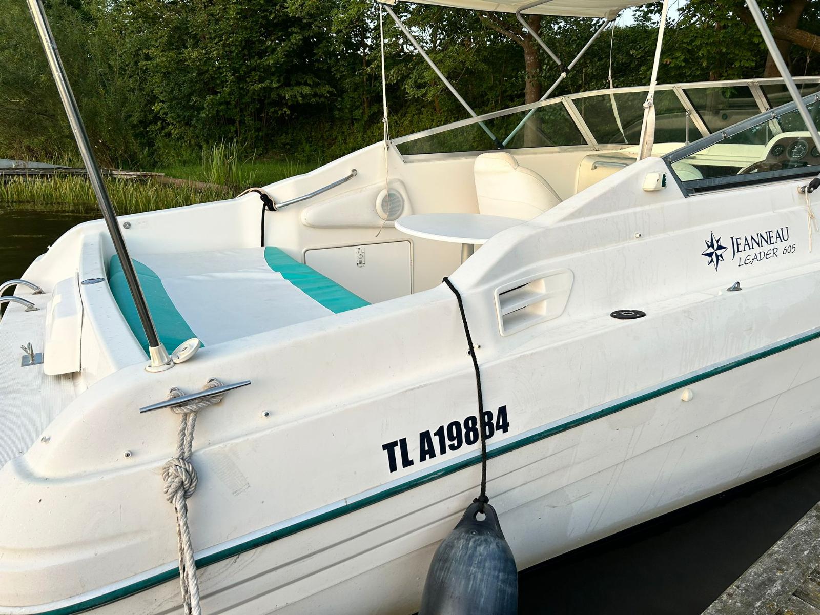 Łódź motorowa Jacht Jeanneau Leader 605