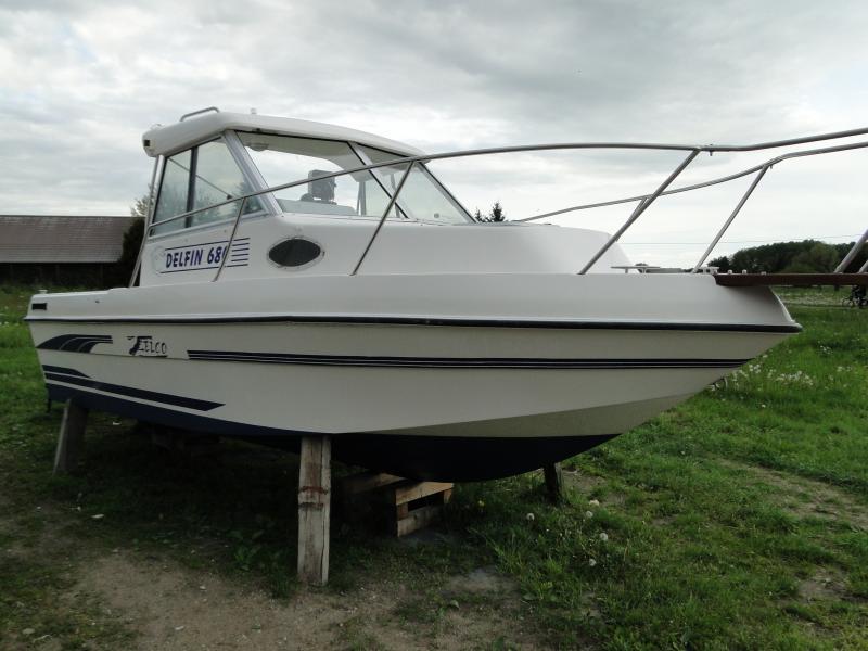 Delfin 680 - łódź rybacka